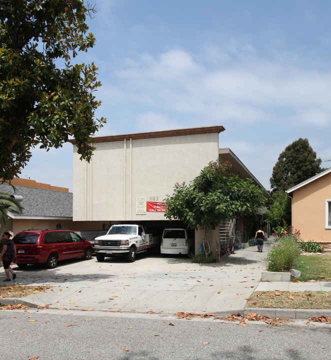 1163 Raymond Ave in Glendale, CA - Foto de edificio