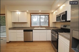 15714 NE Rose Pky in Portland, OR - Building Photo - Building Photo