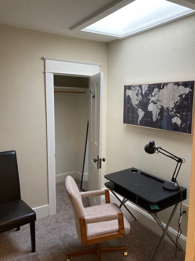 118 Pine St, Unit #2 FURNISHED in Sheboygan Falls, WI - Foto de edificio - Building Photo