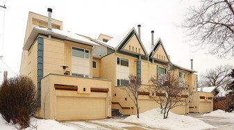 11618 102nd Ave NW in Edmonton, AB - Building Photo