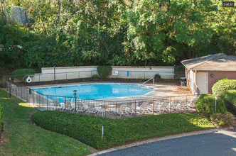 253 Hillsboro Pl in Nashville, TN - Building Photo - Building Photo