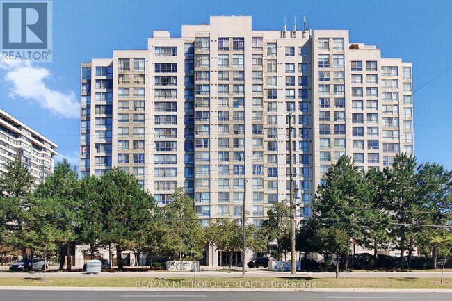 2901 Kipling Ave in Toronto, ON - Building Photo - Building Photo