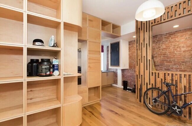 261       Orange St in New Haven, CT - Building Photo - Building Photo