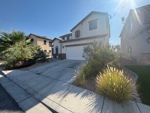 4828 Celsion Rock St in North Las Vegas, NV - Foto de edificio - Building Photo