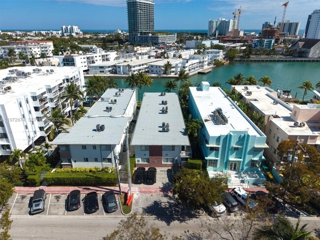 6905 Bay Dr in Miami, FL - Building Photo - Building Photo