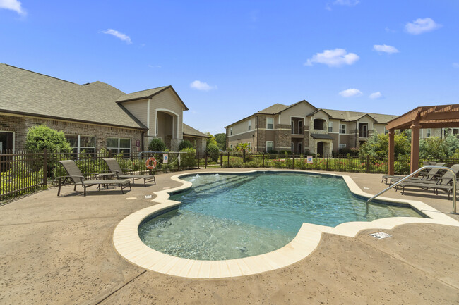 Cypress Creek Apartments in Mount Pleasant, TX - Foto de edificio - Building Photo