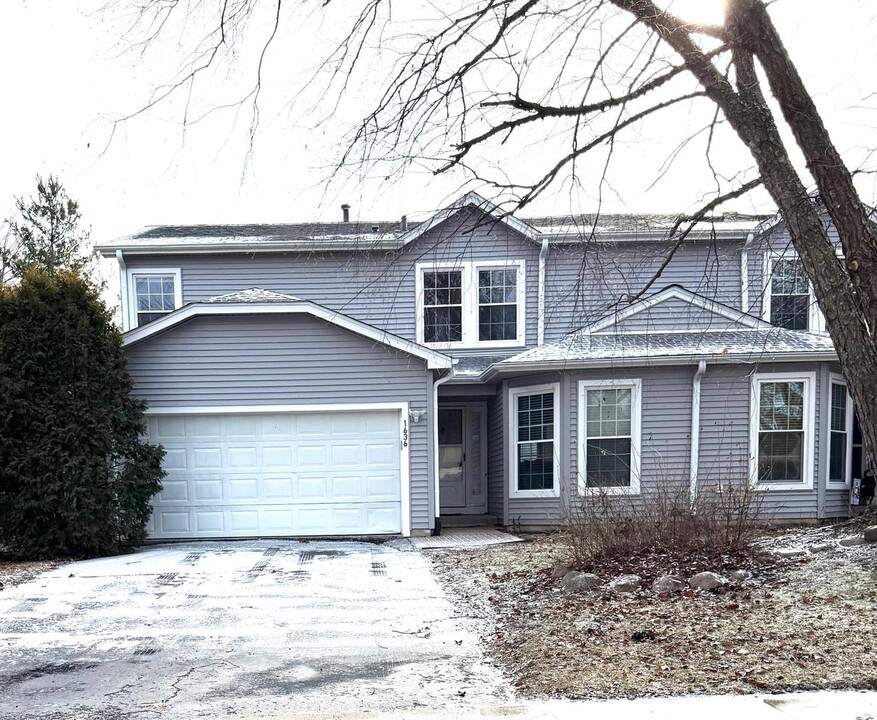 1636 Estate Cir in Naperville, IL - Building Photo