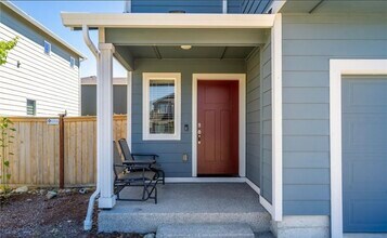 9230 Conine St SE in Yelm, WA - Building Photo - Building Photo