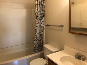 883-887 S 4th St in Coos Bay, OR - Building Photo - Building Photo