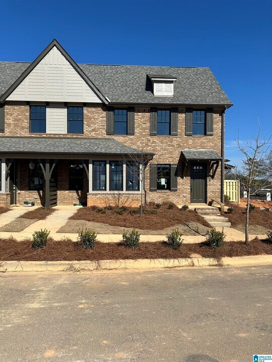 1125 Windsor Sq in Hoover, AL - Building Photo
