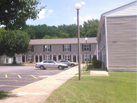 Reese Village Apartments in Emporia, VA - Foto de edificio - Building Photo