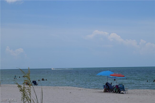 property at 1930 Gulf Shore Blvd N