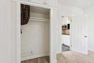 21 Tamalpais Ave in San Anselmo, CA - Building Photo