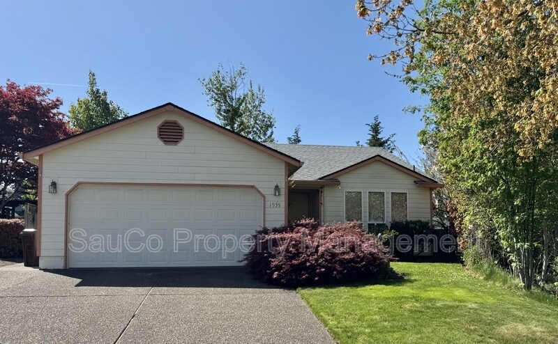 1935 SE 75th Ct in Hillsboro, OR - Building Photo