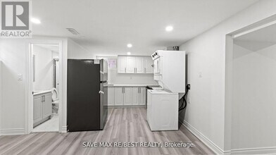 505 Ortono Ave in Oshawa, ON - Building Photo - Building Photo