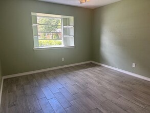 109 Pine St in Lake Jackson, TX - Building Photo - Building Photo
