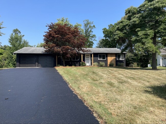 property at 961 Garden Ln