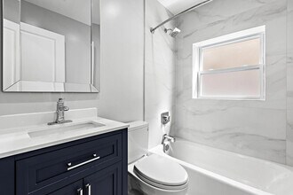 5849 N Virginia Ave, Unit 1 in Chicago, IL - Building Photo - Building Photo
