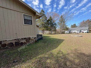 705 Winchester St in Flippin, AR - Building Photo - Building Photo