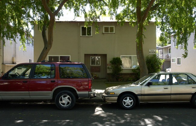618-634 Buckeye St in Redwood City, CA - Building Photo - Building Photo