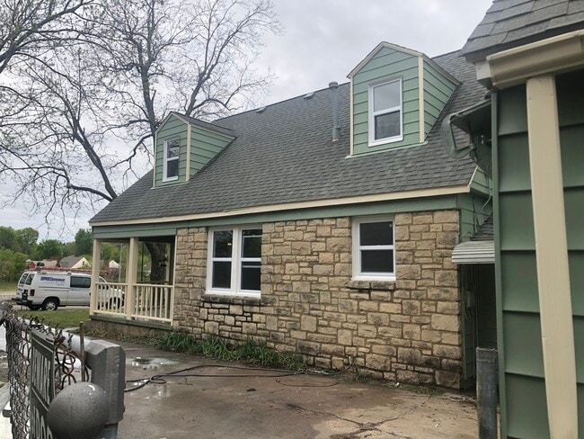 3141 E Admiral Blvd in Tulsa, OK - Foto de edificio - Building Photo