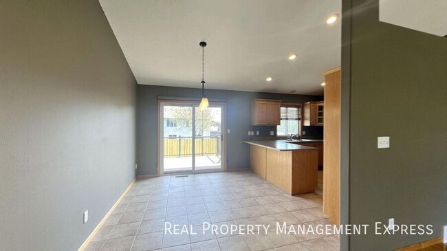 property at 5208 S Birchwood Ave
