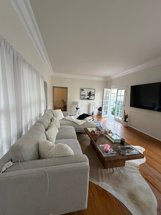 9969 Robbins Dr, Unit NA in Beverly Hills, CA - Building Photo - Building Photo