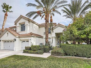 8829 Rozetta Ct in Las Vegas, NV - Foto de edificio - Building Photo