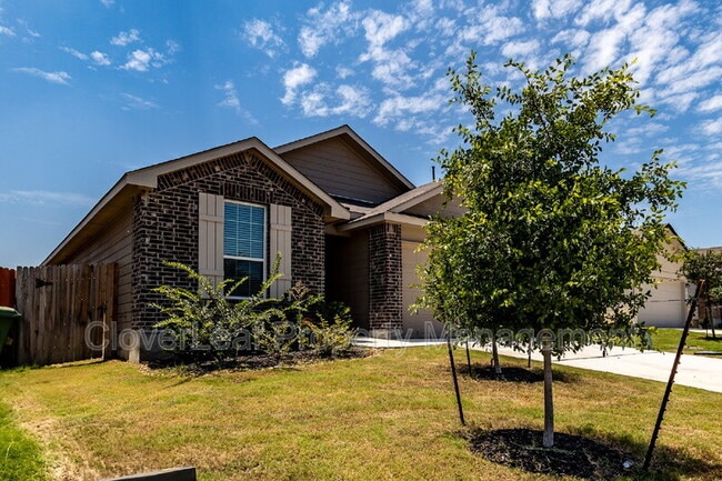 6819 Whisper Grv in San Antonio, TX - Building Photo - Building Photo