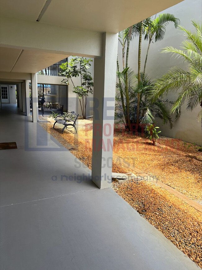 649 S Tamiami Trl in Venice, FL - Building Photo - Building Photo