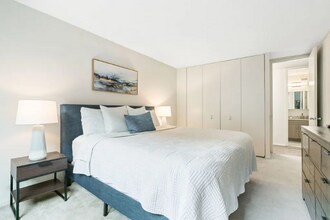 1064 N Dearborn St in Chicago, IL - Building Photo - Building Photo