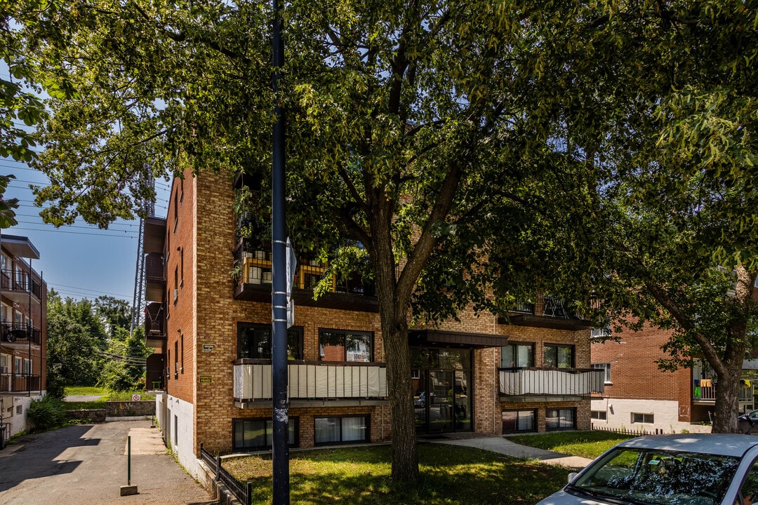 10370 Fleury Tsse in Montréal, QC - Building Photo