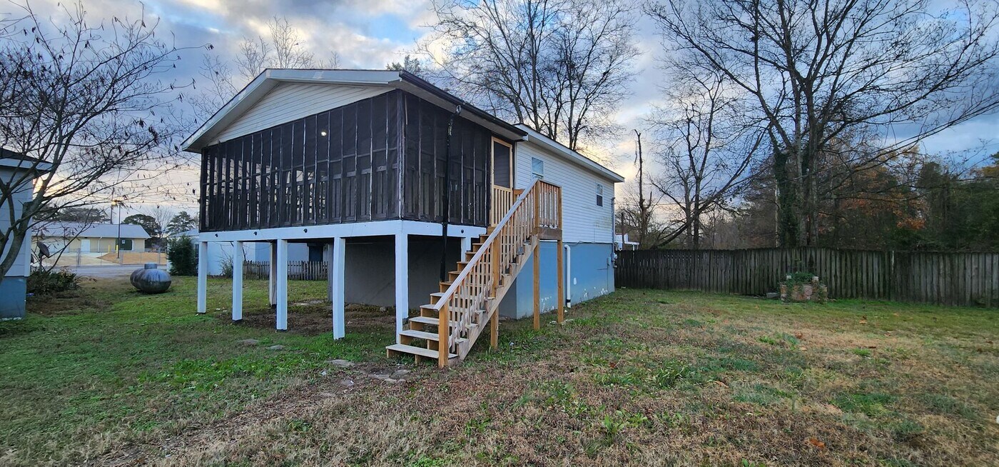 2982 Old Hwy 431 in Owens Cross Roads, AL - Building Photo