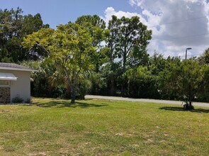 112 Frances Dr in Edgewater, FL - Building Photo - Building Photo