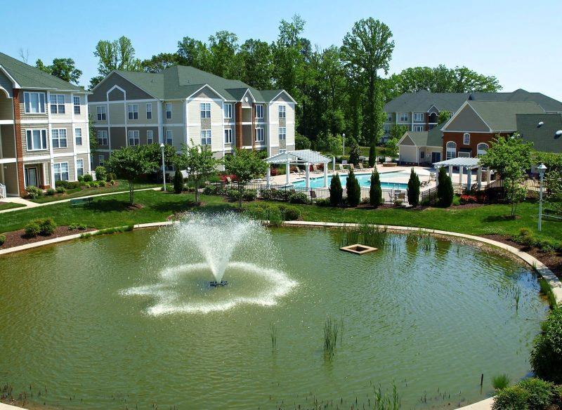 Rivermont Apartments in Chester, VA - Foto de edificio