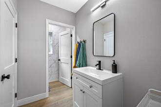 5006 Indialantic Dr in Orlando, FL - Foto de edificio - Building Photo