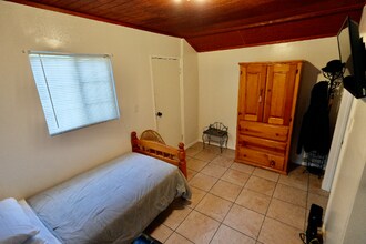 1866 El Sereno Ave in Pasadena, CA - Building Photo - Building Photo