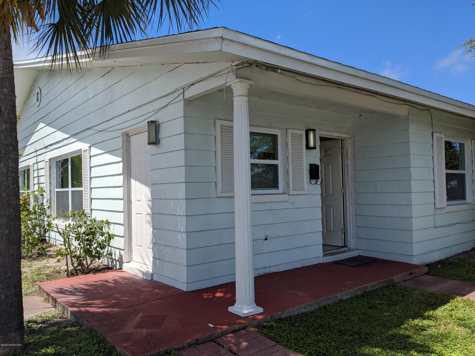 3645 Barna Ave in Titusville, FL - Building Photo