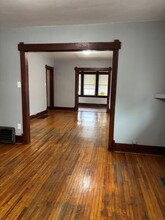 1033 W 6th St in Waterloo, IA - Building Photo - Building Photo