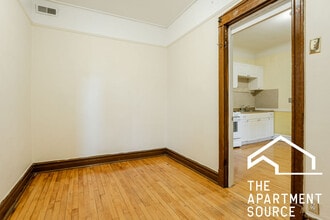 2132 W Iowa St, Unit 1 in Chicago, IL - Building Photo - Building Photo