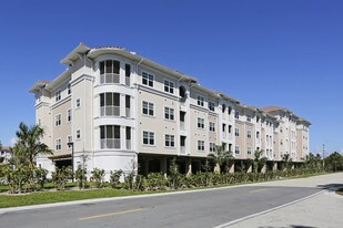 Diamond Oaks Village in Bonita Springs, FL - Building Photo