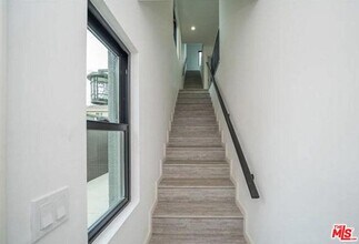 4112 1/2 Normandie Ave in Los Angeles, CA - Building Photo - Building Photo