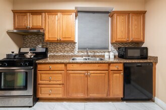 6415 Drake Ave in Lincolnwood, IL - Building Photo - Building Photo