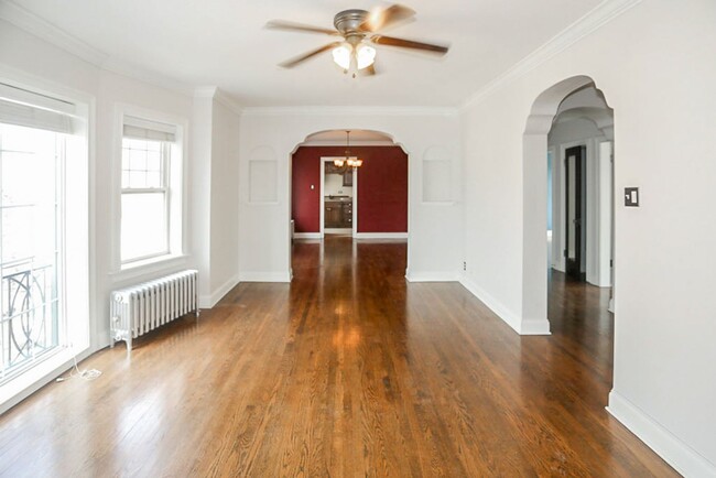 4836 N Paulina St, Unit 2E in Chicago, IL - Foto de edificio - Building Photo