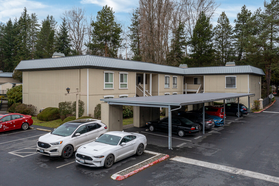 Towne Square Condominiums in Bellevue, WA - Building Photo