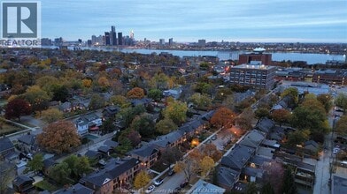 909 Monmouth Rd in Windsor, ON - Building Photo - Building Photo