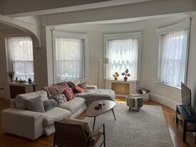 1070 Beacon St, Unit 3A in Brookline, MA - Building Photo