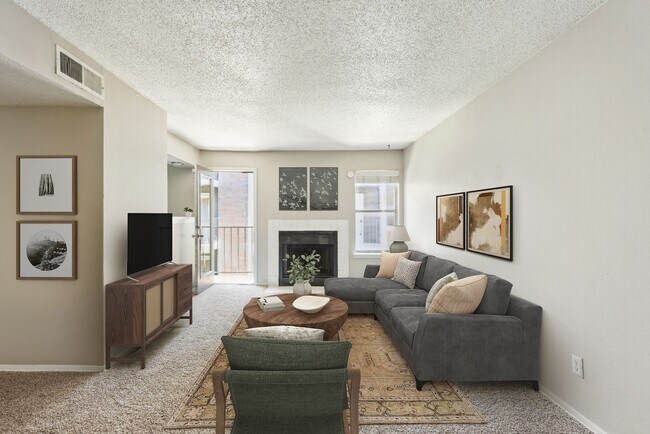 The Hamptons in Dallas, TX - Building Photo - Building Photo