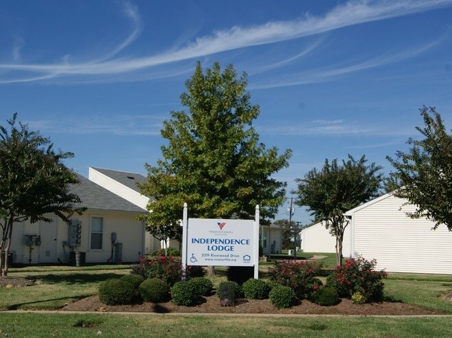 Independence Lodge Apartments in Bossier City, LA - Foto de edificio