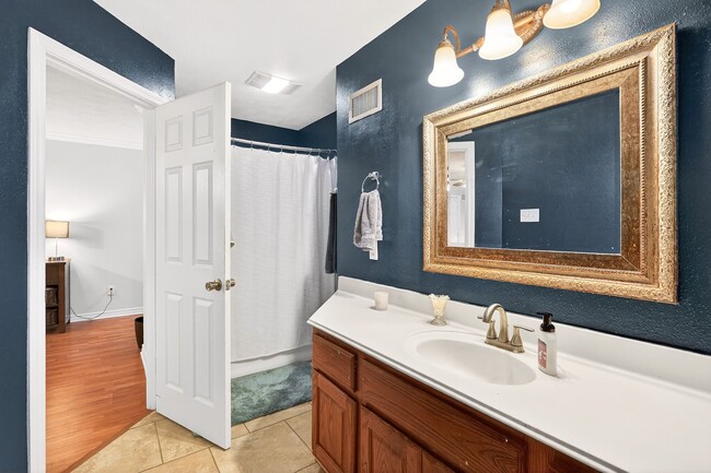 property at 1308 Roanoke Ct